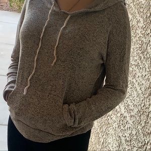 #Long sleeve pocket hoodie